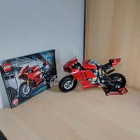LEGO Technic della Ducati
Panigale V4 R.