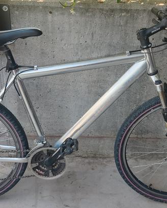 Bicicletta taglia 26