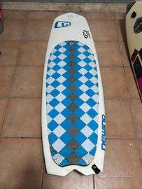 Tavola wave Kitesurfing Newind