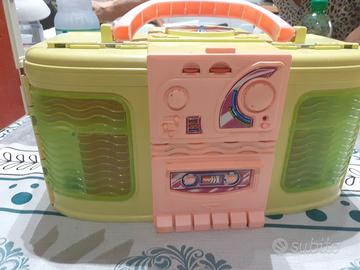Casa piccola a forma di radio di Barbie