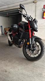 Moto Honda Ornet cb 750