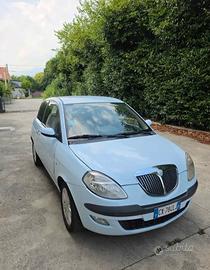 Lancia y