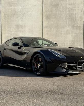 Ferrari F12 Berlinetta Berlinetta V12 DCT F1 ...