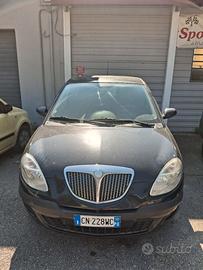 auto usata lancia ypsilon