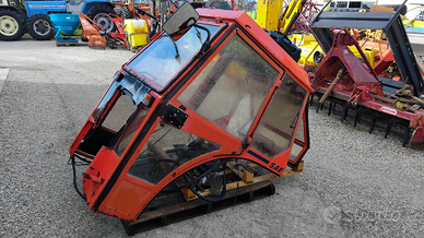 Cabina con clima per trattore same