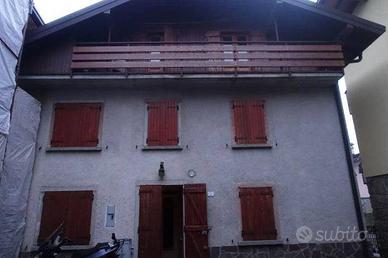 Immobile in asta di 234 m² con 5 locali a Castione