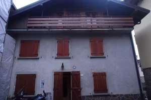 Immobile in asta di 234 m² con 5 locali a Castione