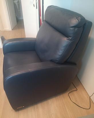 Poltrona con movimento elettrico pelle blu