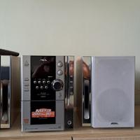 AIWA stereo con 5 CD, casetta e radio, due casse