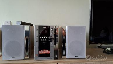 AIWA stereo con 5 CD, casetta e radio, due casse