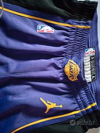 LA LAKERS SHORTS SZ. M