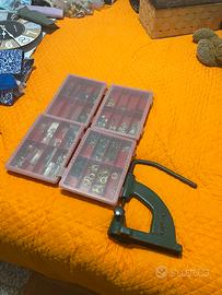 Macchina per bottoni vintage + bottoni