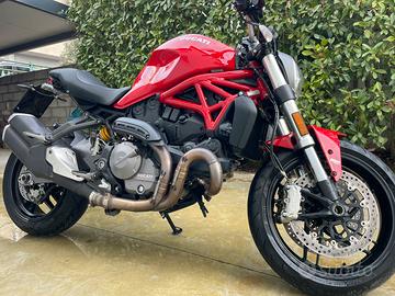 DUCATI MONSTER 821