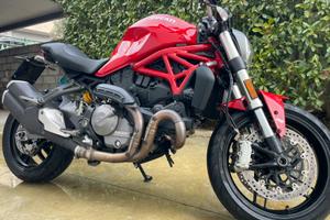 DUCATI MONSTER 821