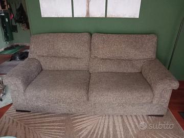 divano tre posti 