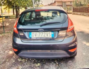 Auto Ford Fiesta
