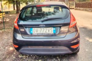 Auto Ford Fiesta