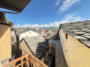 3 LOCALI A LANZO TORINESE