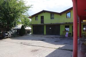 Spălătorie auto + 2 apartamente mobilate – Huși