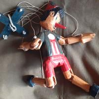 Vecchio Pinocchio in legno intagliato D