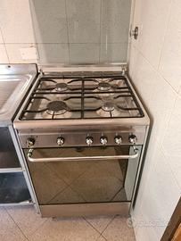 Cucina SMEG quattro fuochi