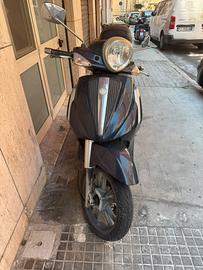 Beverly 250 ie