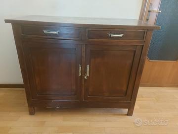 Credenza bassa in legno con ante e cassetti