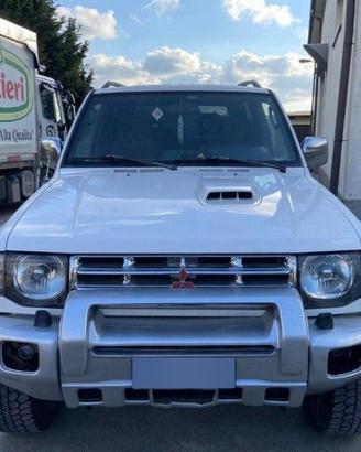 Mitsubishi pajero