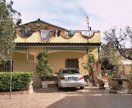 Villetta con mansarda indipendente