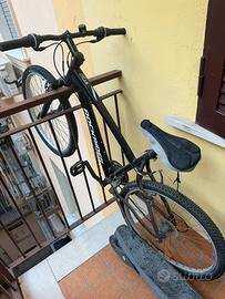 Bicicletta Rockrider Nera