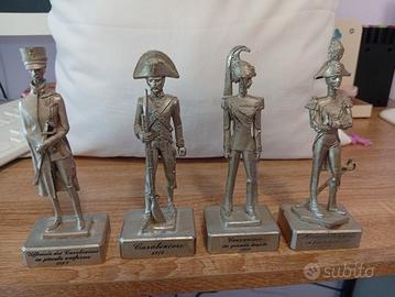 statuette carabinieri 