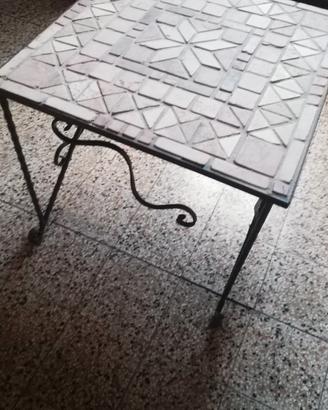 Tavolino in ferro
