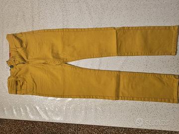 Jeans giallo per bambino di 12 anni