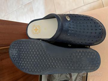 Scarpe da casa anatomiche