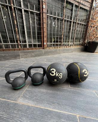 2 KETTLEBELLS + 2 PALLE MEDICHE DA PALESTRA PESI