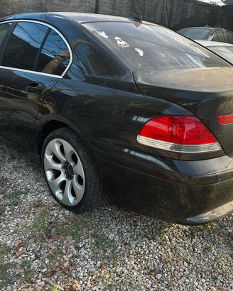 Smembro bmw 745i v8
