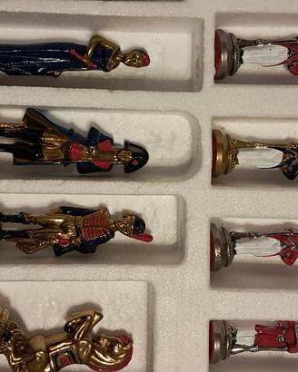 Scacchi in ferro con dama e tria