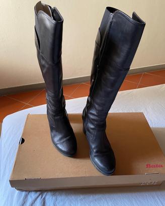 STIVALE ALTO NERO, NUMERO 38, BATA