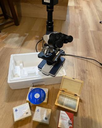 Microscopio biologico