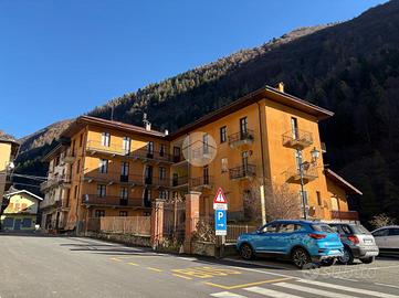 CASA SEMINDIPENDENTE A RONCO CANAVESE