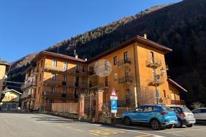 CASA SEMINDIPENDENTE A RONCO CANAVESE