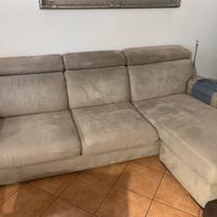 Divano a penisola poltrone e sofa