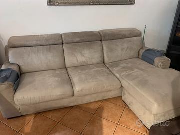 Divano a penisola poltrone e sofa