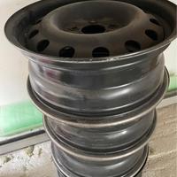 Set 4 Cerchi  Misura 16" montati su una  Kia Sport