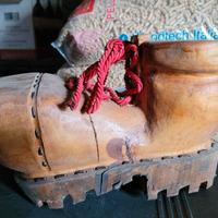 Scarpone in legno pieno