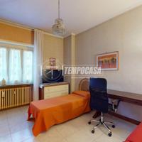 TRILOCALE LIBERO SUBITO IN BUONE CONDIZIONI!