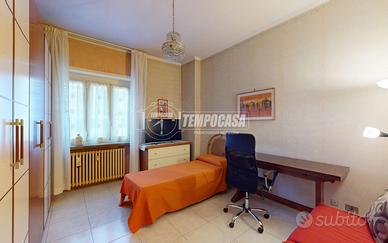 TRILOCALE LIBERO SUBITO IN BUONE CONDIZIONI!