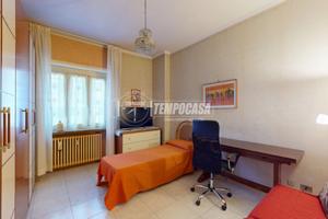 TRILOCALE LIBERO SUBITO IN BUONE CONDIZIONI!