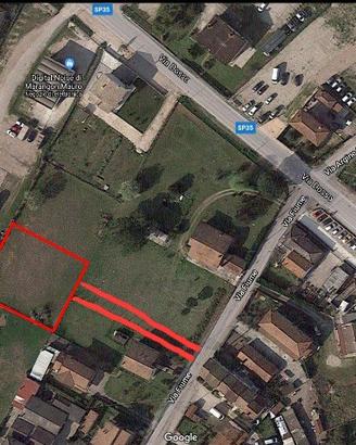 Terreno Edificabile 800 mq Riservato con Accesso