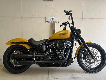Harley-davidson Softail Street Bob accessoriata